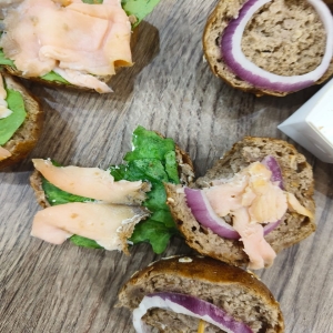  Smoked Salmon Mini Sandwich Box (7)
